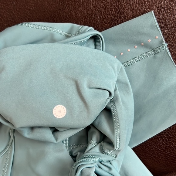 Lululemon Fast and Free High-Rise Tight 25" - Picture 8 of 8